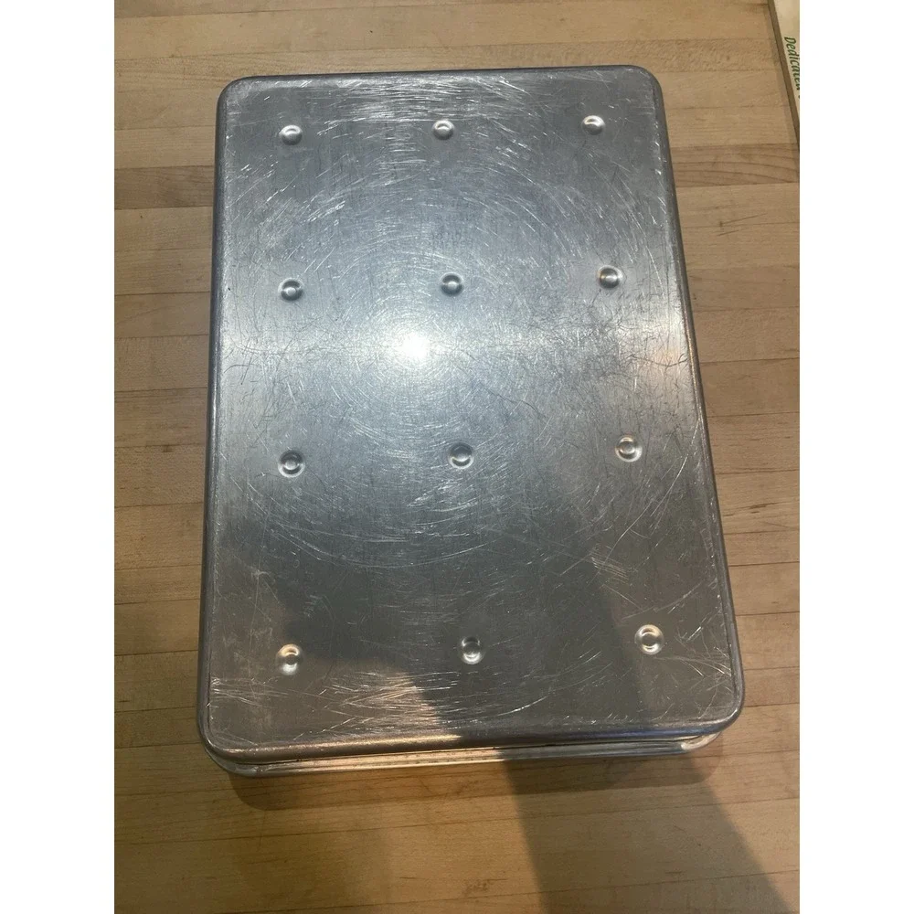 Vintage REMA AirBake Insulated Aluminum 13x9 Cake Pan with Original Clear Lid